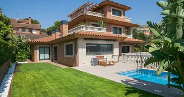 Casa 7 habitaciones en Castelldefels, España