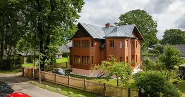 8 room house in Jurmala, Latvia