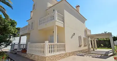 Villa 5 chambres avec Terrasse, avec Système d'alarme, avec Au bord de la mer dans Orihuela, Espagne