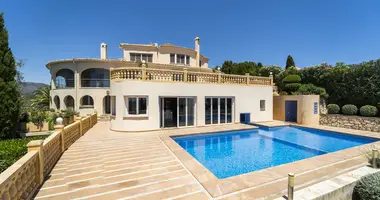 6 bedroom house in Calp, Spain