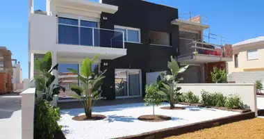 Bungalow 3 bedrooms with parking, with Balcony, with Terrace in Torrevieja, Spain