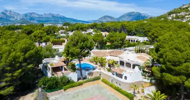 Villa 4 bedrooms with Air conditioner, with Terrace, with Yard in Altea, Spain