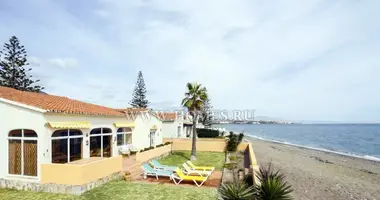 Villa  con Amueblado, con Aire acondicionado, con Vistas al mar en España