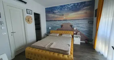 Wohnung 5 Zimmer in Tivat, Montenegro
