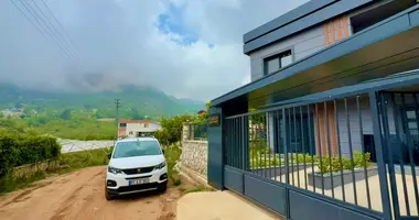 Villa 3 chambres dans Mezitli, Turquie