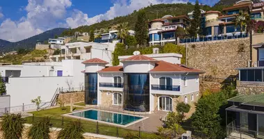 Villa 5 room villa in Alanya, Turkey