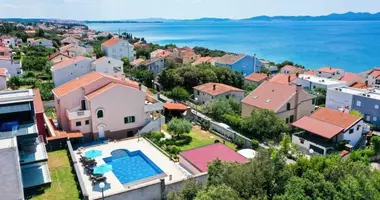 Hotel 600 m² in Kozino, Kroatien