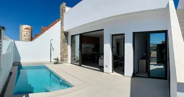 Villa  mit Garage, mit Garten, mit terrassa in Los Alcazares, Spanien
