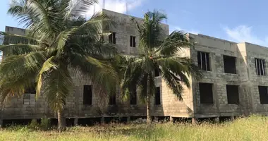 House 10 bedrooms in Gomoa East District, Ghana