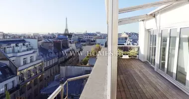 2 bedroom apartment in Paris, France