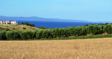 Участок земли в Неа-Потидея, Греция