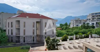 Apartamento 1 habitacion con Vistas al mar en Dobrota, Montenegro