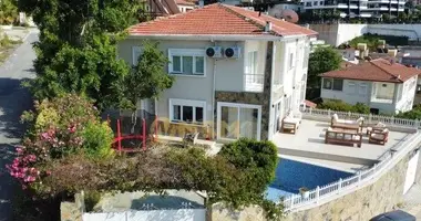 Villa 4 Zimmer mit Schwimmbad, mit BBQ Bereich in Mahmutlar, Türkei