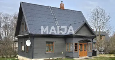 Wohnung 4 zimmer in Jaunpiebalgas pagasts, Lettland