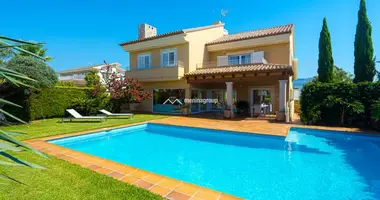 Villa 6 bedrooms with Intercom, with Garage, with Basement in l Alfas del Pi, Spain