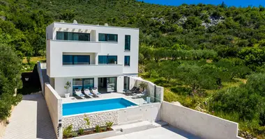 Villa 4 bedrooms in Zaton, Croatia