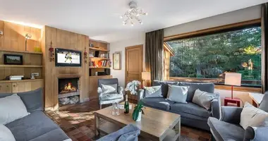 Chalet 7 bedrooms with Wi-Fi, with Fridge, with TV in Albertville, France