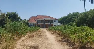 Casa grande 5 habitaciones con balcón en Tanji, Gambia