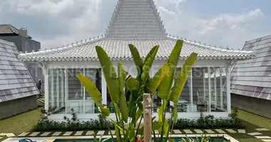 Villa  mit Balkon, mit Möbliert, mit Klimaanlage in Tumbak Bayuh, Indonesien