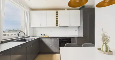 Квартира 2 комнаты в Варшава, Польша