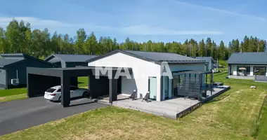 Haus 4 Zimmer in Yloejaervi, Finnland