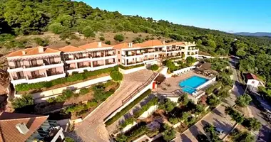 Hôtel 2 500 m² dans Agaliani, Grèce