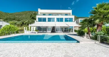 Villa 5 bedrooms with Furnitured, with Air conditioner, with Sea view in Đenovići, Montenegro