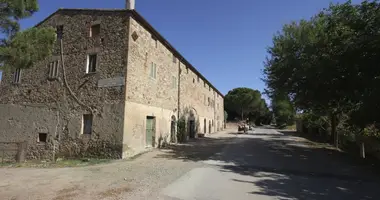 Villa 50 bedrooms in Grosseto, Italy