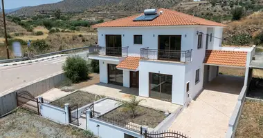 4 bedroom house in Eptagoneia, Cyprus