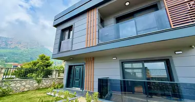 Villa 3 chambres dans Mezitli, Turquie