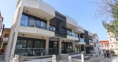 Hotel 240 m² in Pefkochori, Griechenland