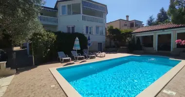 Hotel 360 m² in Fazana, Kroatien