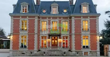 Замок 16 комнат с сауной в Avon, Франция
