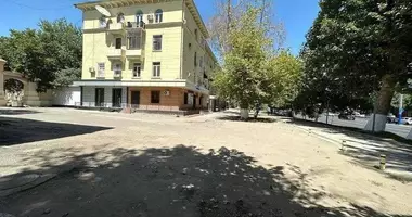 Офис с парковка в Ташкент, Узбекистан