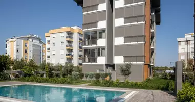 Квартира 3 комнаты с бассейном, с крытой парковкой, с Kamery videonablyudeniya в Каракокали, Турция