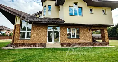 8 room house in Gorodishche, Russia