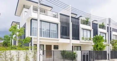 Reihenhaus 3 zimmer mit Doppelt verglaste Fenster, mit Möbliert, mit Klimaanlage in Phuket, Thailand