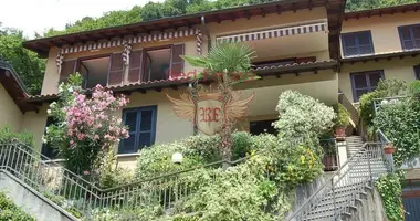 2 bedroom apartment in Lenno, Italy