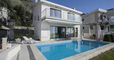 Villa  mit Meerblick in Rijeka-Rezevici, Montenegro