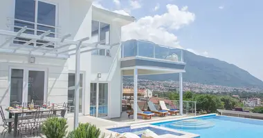 Villa 4 bedrooms with Balcony, with Air conditioner, with parking in Karakecililer, Turkey