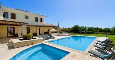 5 bedroom house in Kouklia, Cyprus