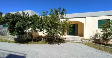 3 room house with 
Bedrooms in Kefalas, Greece