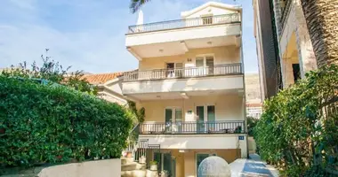 4 bedroom house in Petrovac, Montenegro