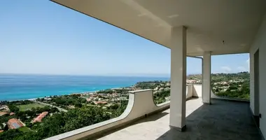 Villa in Vibo Valentia, Italy