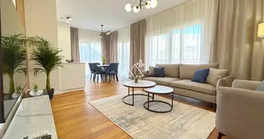 Apartamento 4 habitaciones en Dobrota, Montenegro