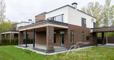 Дом 6 комнат в район Троицк, Россия