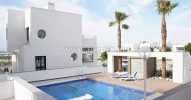 Villa 3 bedrooms with Furnitured, with Air conditioner, with Garden in Provincia de Alacant/Alicante, Spain
