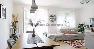4 room apartment in Goed, Hungary