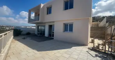 Villa 3 bedrooms in Chloraka, Cyprus