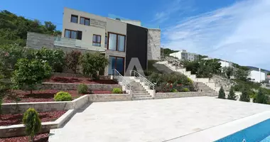 Villa 5 bedrooms with parking, with Furnitured, with Air conditioner in Radovici, Montenegro